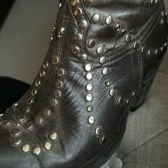 Ankle studded, dark brown leather, cowboy boots by OLD GRINGO. - Picture 14 of 16